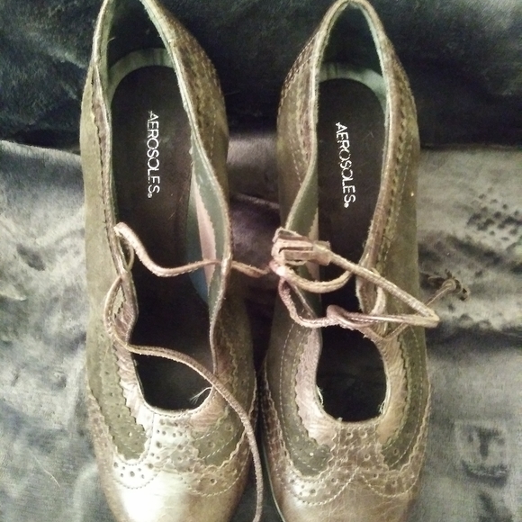 Women's Shoes - Picture 4 of 4